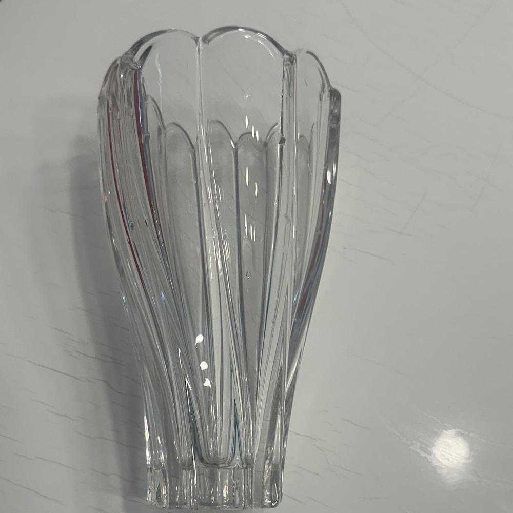 Exquisite Vintage Marquis Waterford Crystal Windflower Vase w/scalloped design. - Picture 5 of 8